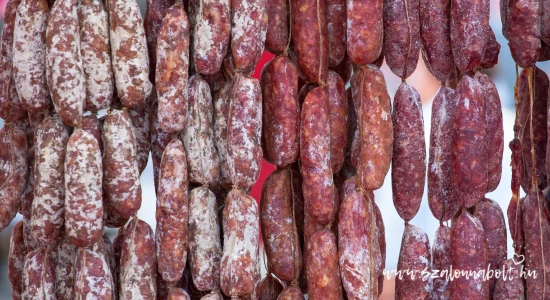 Mit tehetsz, ha azt látod, hogy penészesedik a füstölt kolbász, szalonna?