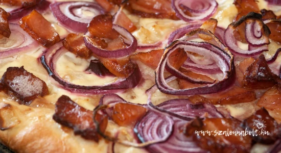 Kenyérlángos, vagy langali. Esetleg "töki pompos"?